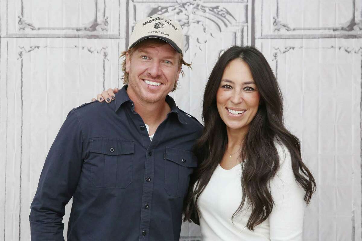 "Fixer Upper" stars Chip and Joanna Gaines 