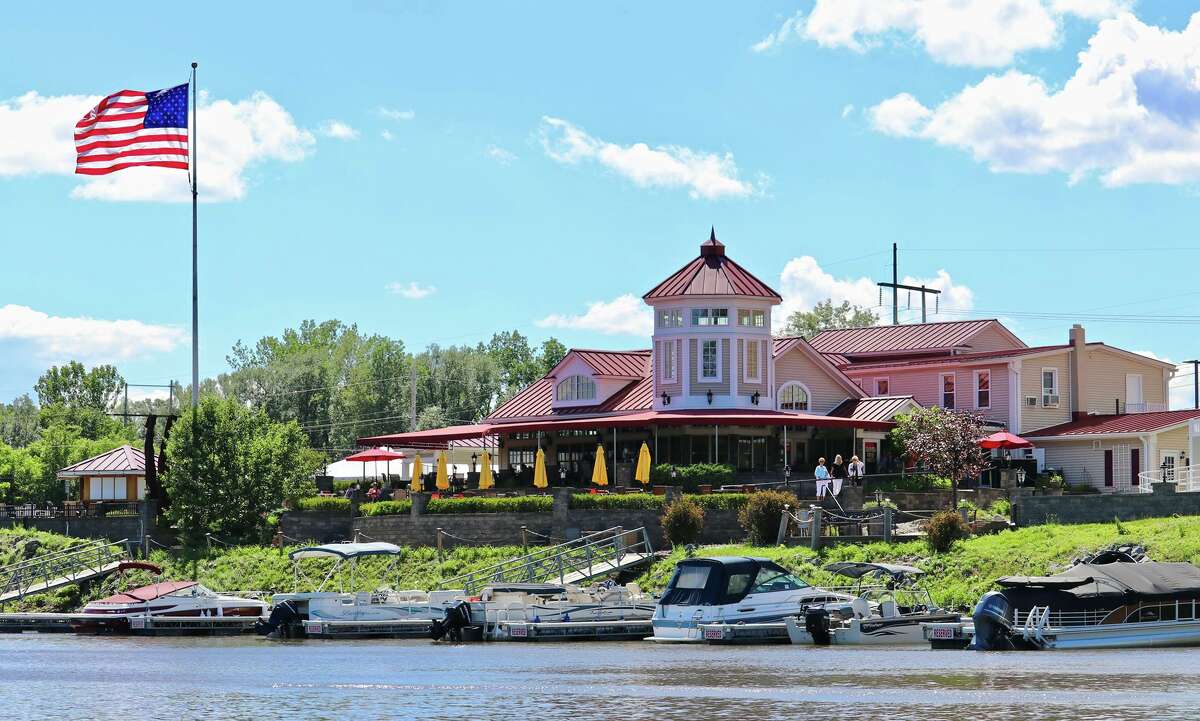 The restaurant building along the banks of the Mohawk River in Glenville is now called Max410 at The Waters Edge. Max410 was the restaurant at Van Schaick Island Country Club in Cohoes for five years until it closed in January 2023 to prepare for the move.