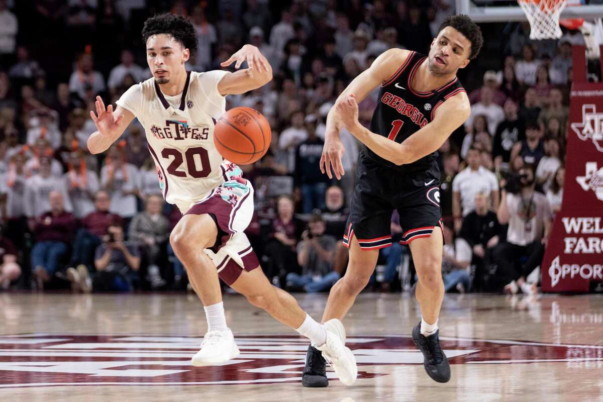 Texas A&M guard Andre Gordon pushed his younger teammates to keep their foot on the gas in a blowout win over Georgia on Saturday.