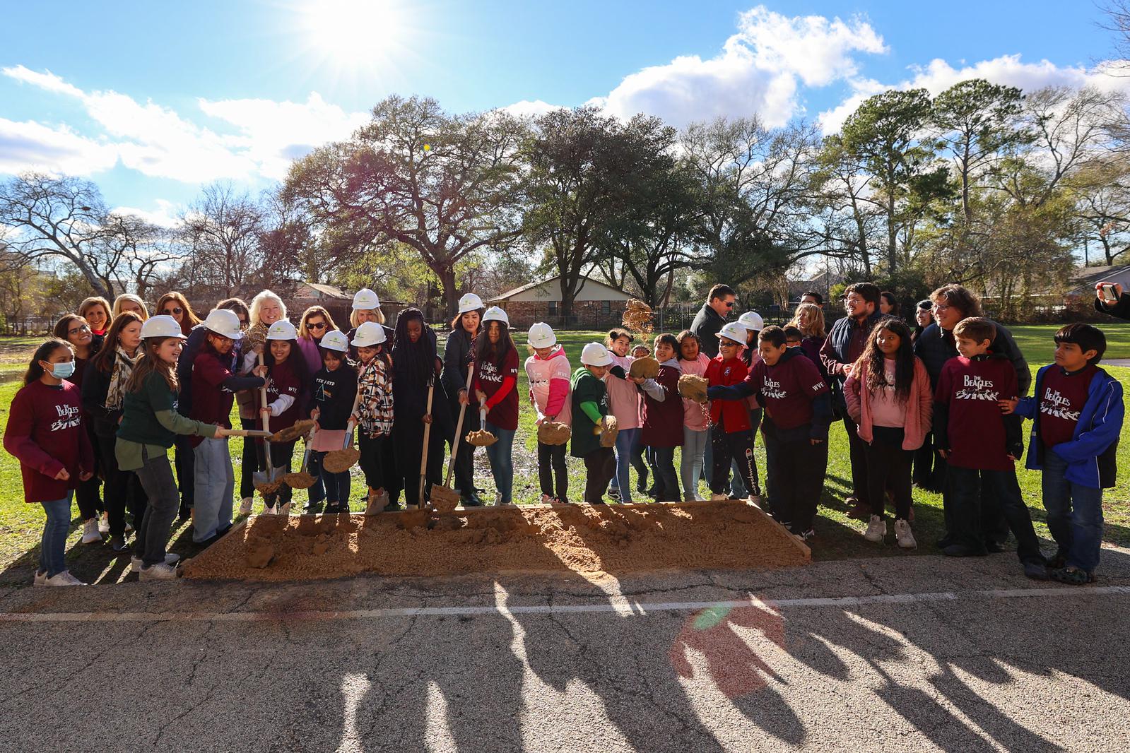 Spring Branch ISD community gathers for Woodview groundbreaking
