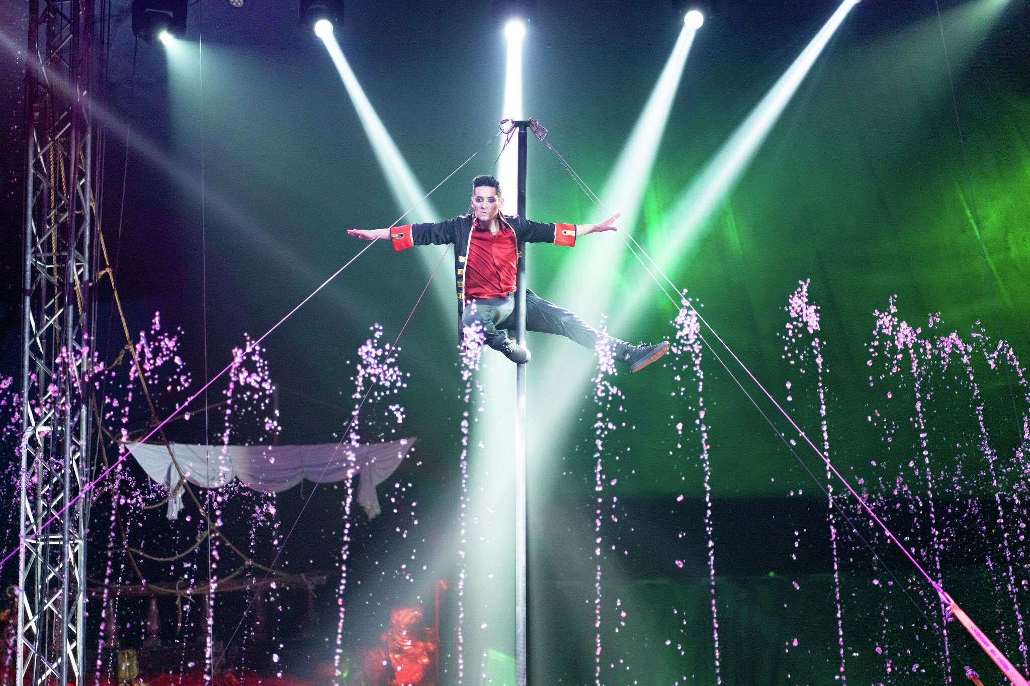 Cirque Italia presents Aquatic Spectacular in Beaumont