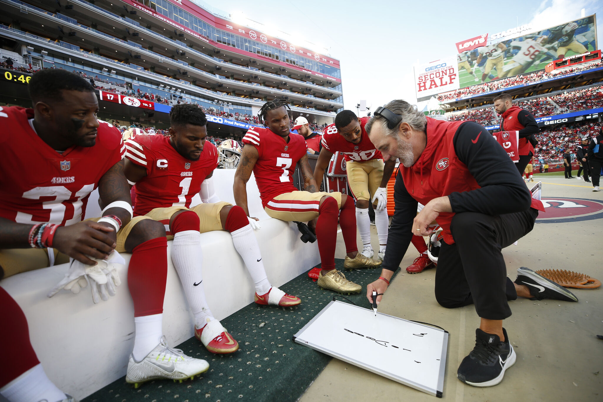 Levi's Stadium: 49ers' new Santa Clara home gets a name in $220