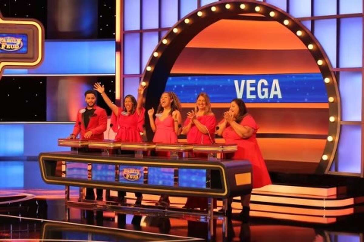 Yolanda Vega, family continue 'Family Feud' winning streak