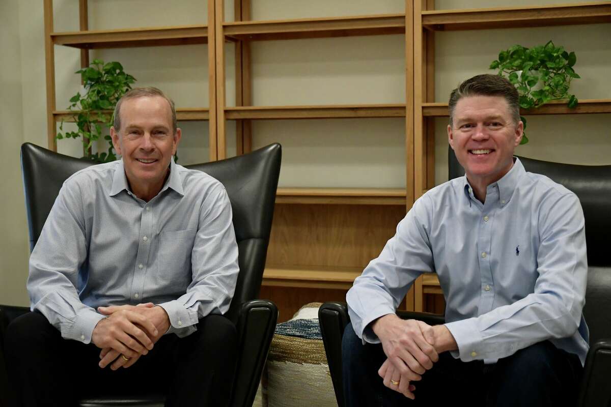  Chevron Corp.'s Mike Wirth, left, and Ryder Booth at the Midland, Texas office on Tuesday, Feb. 7, 2023.