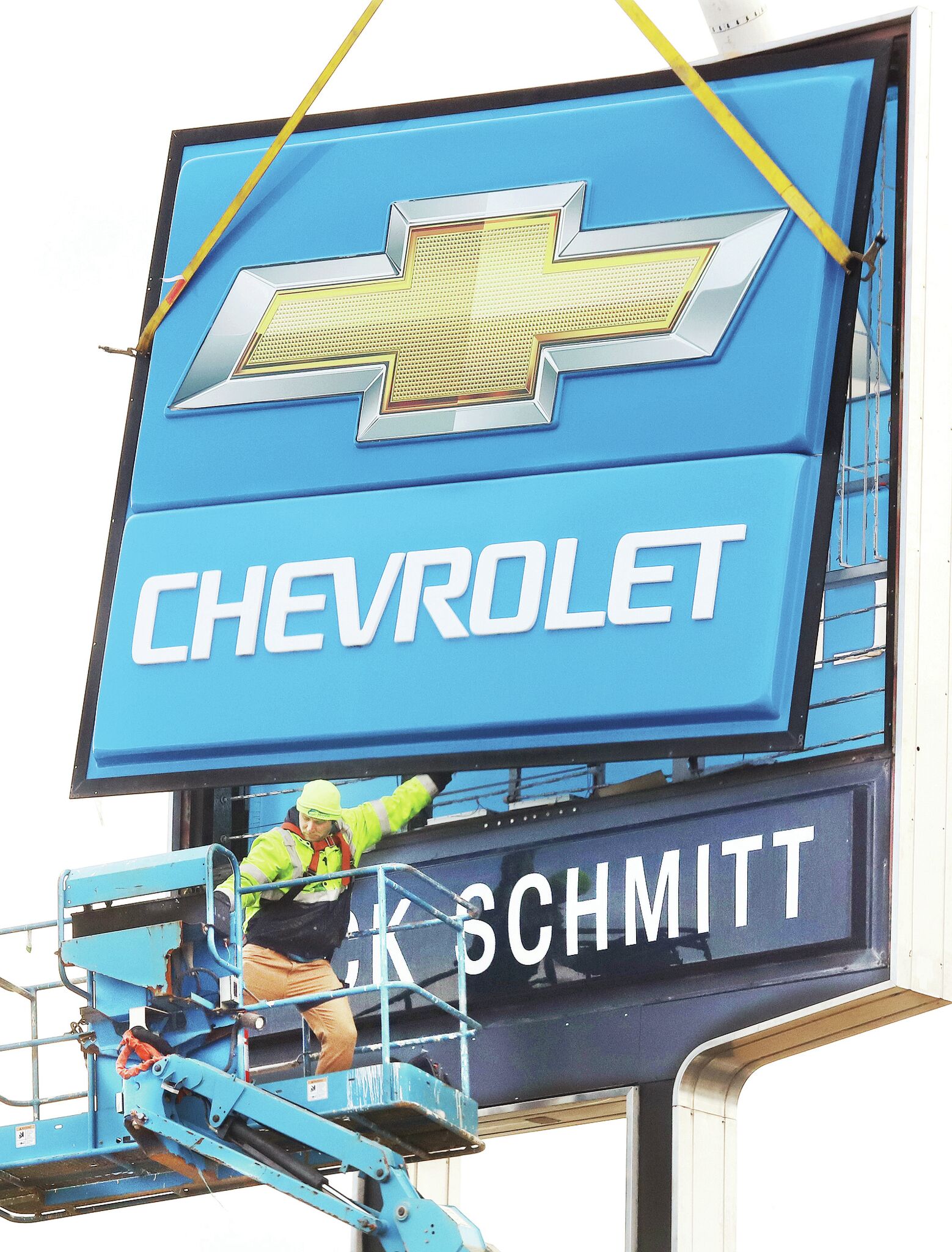 Edwardsville firm places new bow tie at Wood River dealership