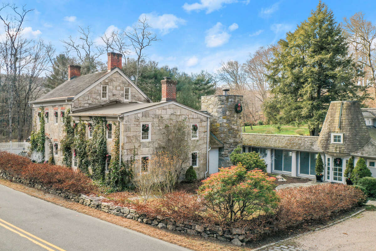 1700s Stamford Home Mixes Old With New On The Market For 2 1M   1200x0 