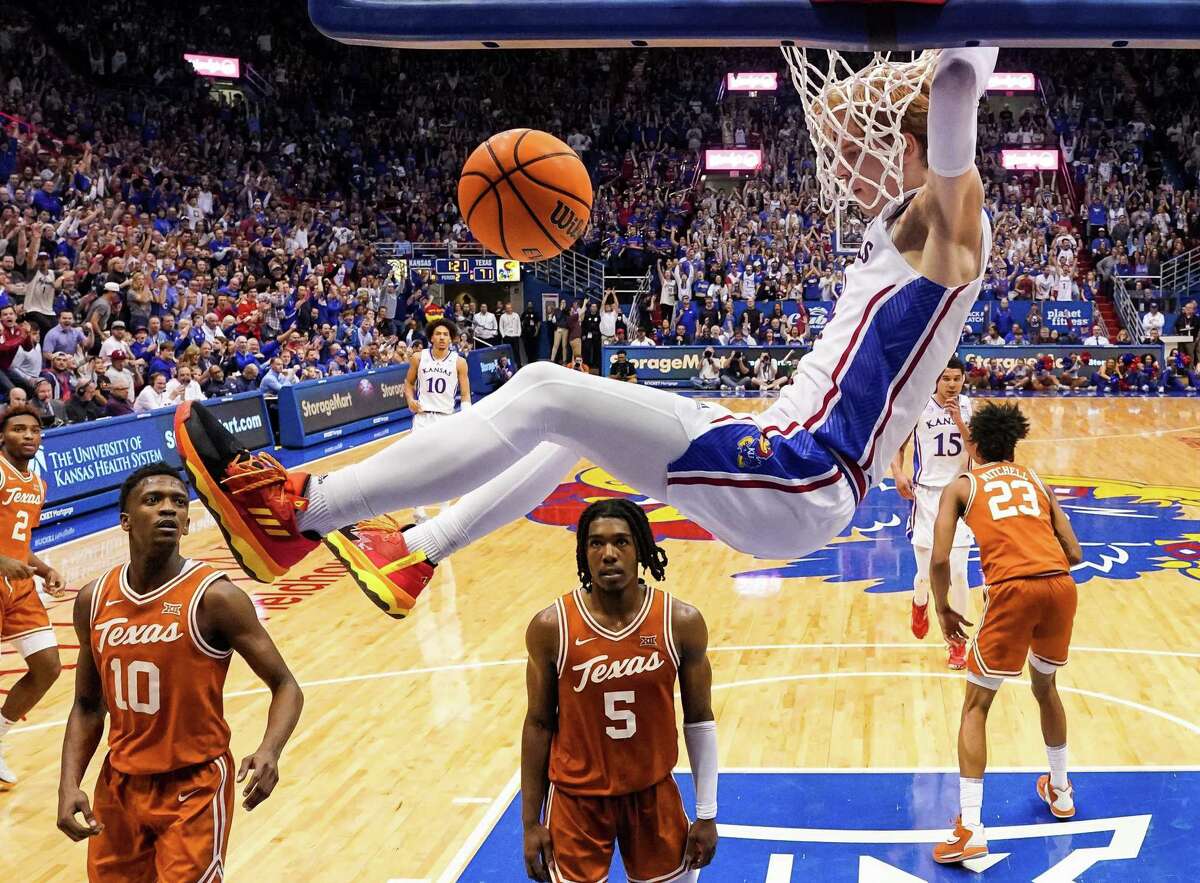 Gradey Dick and Kansas dunks picked up a key Big 12 win on Monday night against visiting Texas. A loss at Allen Fieldhouse in Lawrence, Kan., is an all too familiar pattern for the Longhorns.