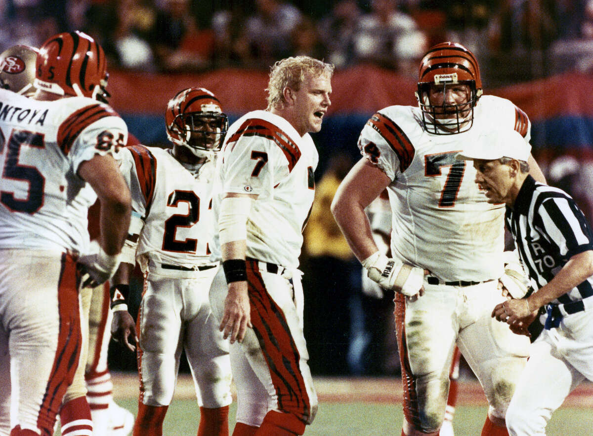 Quarterback Boomer Esiason of the Cincinnati Bengals drops back to News  Photo - Getty Images