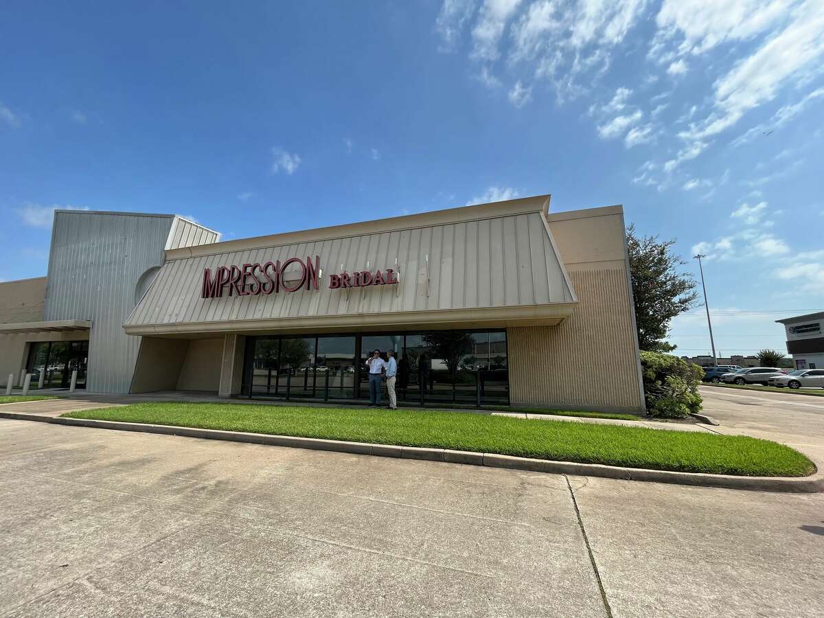 Houston-based Baker Katz purchased a 20,000-square-foot building at 18980 Gulf Freeway in the Baybrook area for a retail redevelopment.