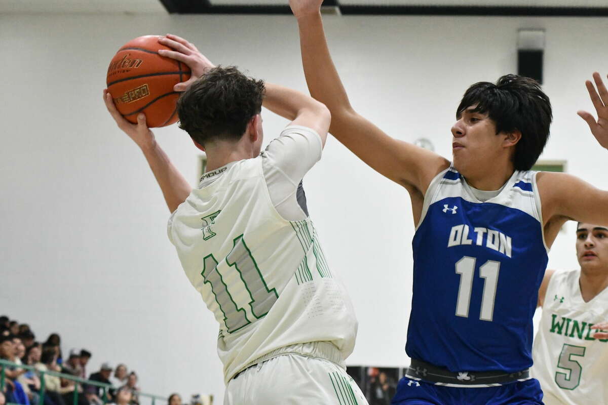 Floydada took down Olton 77-71 in a district thriller Tuesday night in front of a sold-out crowd.