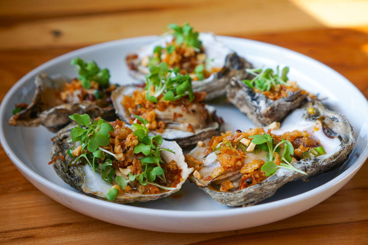 Viet-Cajun oysters at Xin Chào