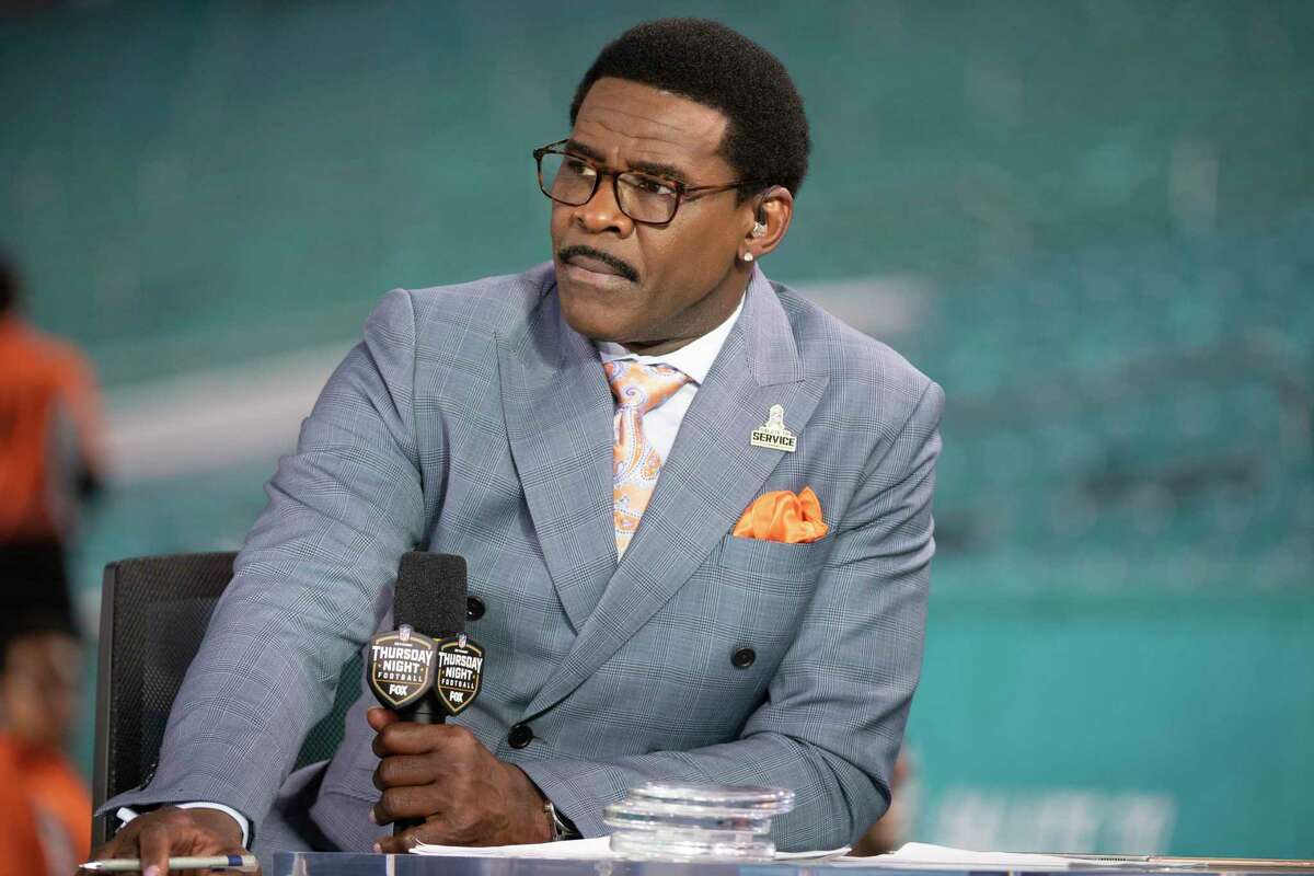 Michael Irvin has been pulled from the remainder of NFL Network's Super Bowl week coverage after a complaint about Irvin's behavior in a hotel earlier this week.