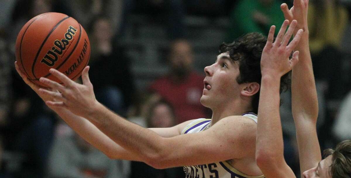The Jacksonville Routt boys' basketball team moved up in this week's Class 1A AP state rankings.