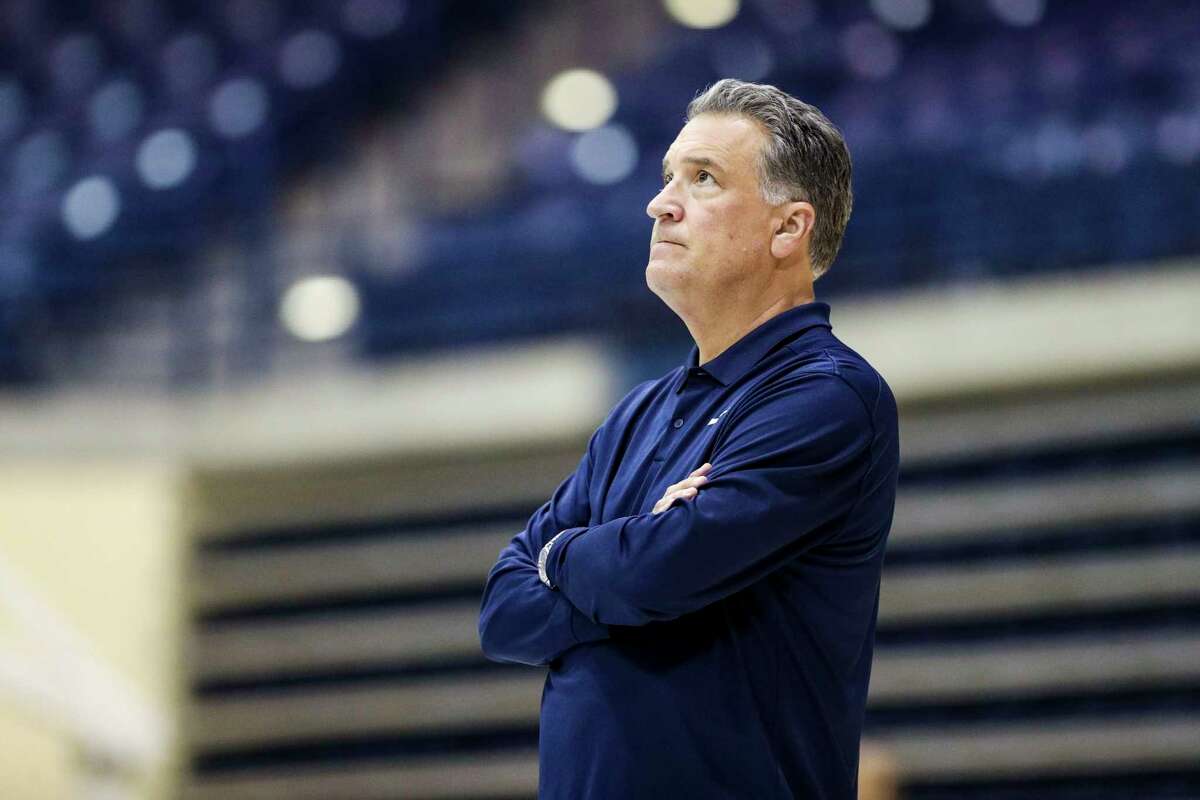 University of San Diego head coach Steve Lavin watches his players during practice at Jenny Craig Pavilion on Tuesday, Oct. 4, 2022 in San Diego.