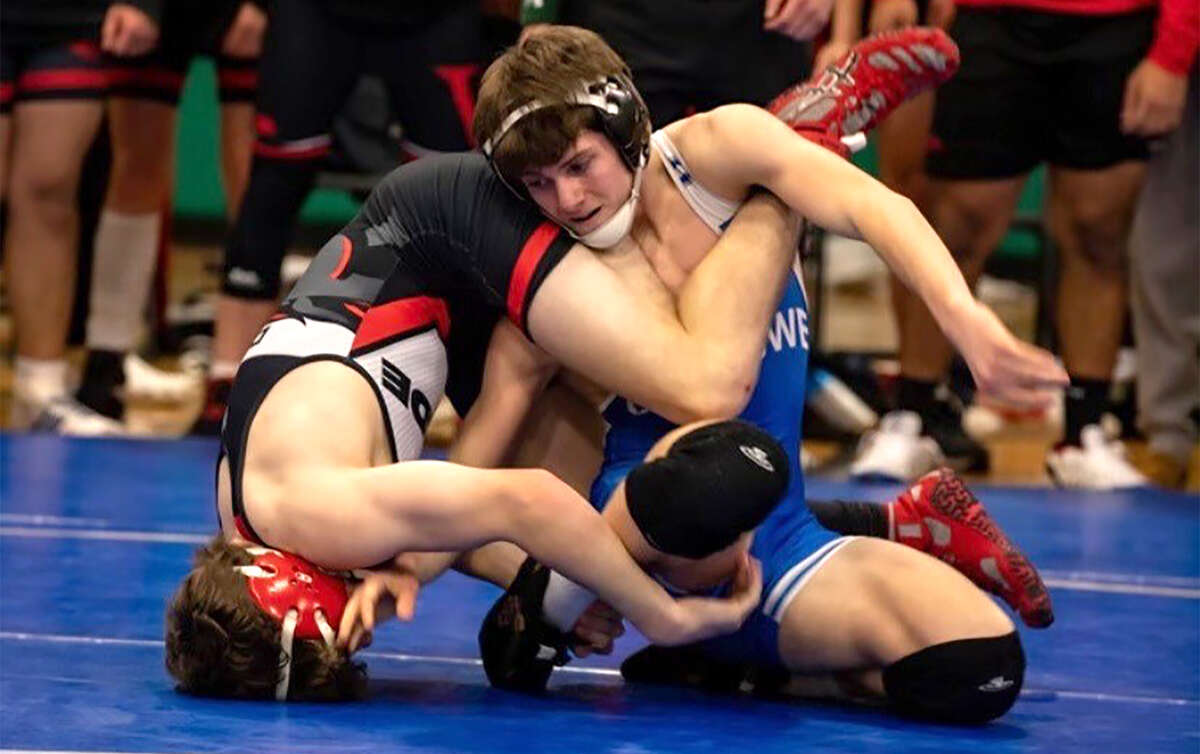 Ludlowe wrestling has 'Hoosiers moment' in first win over Warde