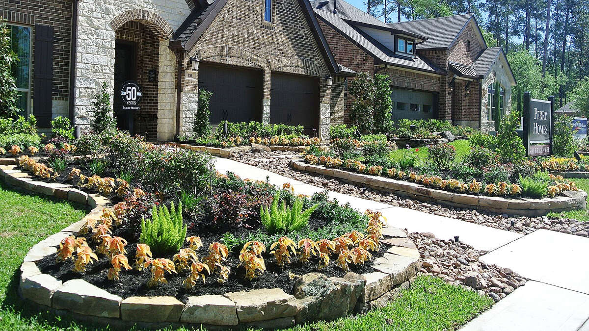 Glow Scapes by Lone Star Lighting & Audio will show off their state-of-the-art enhanced color landscape lighting at the Lake Houston Home and Outdoor Show on Feb. 18 and Feb. 19 at the Humble Civic Center.