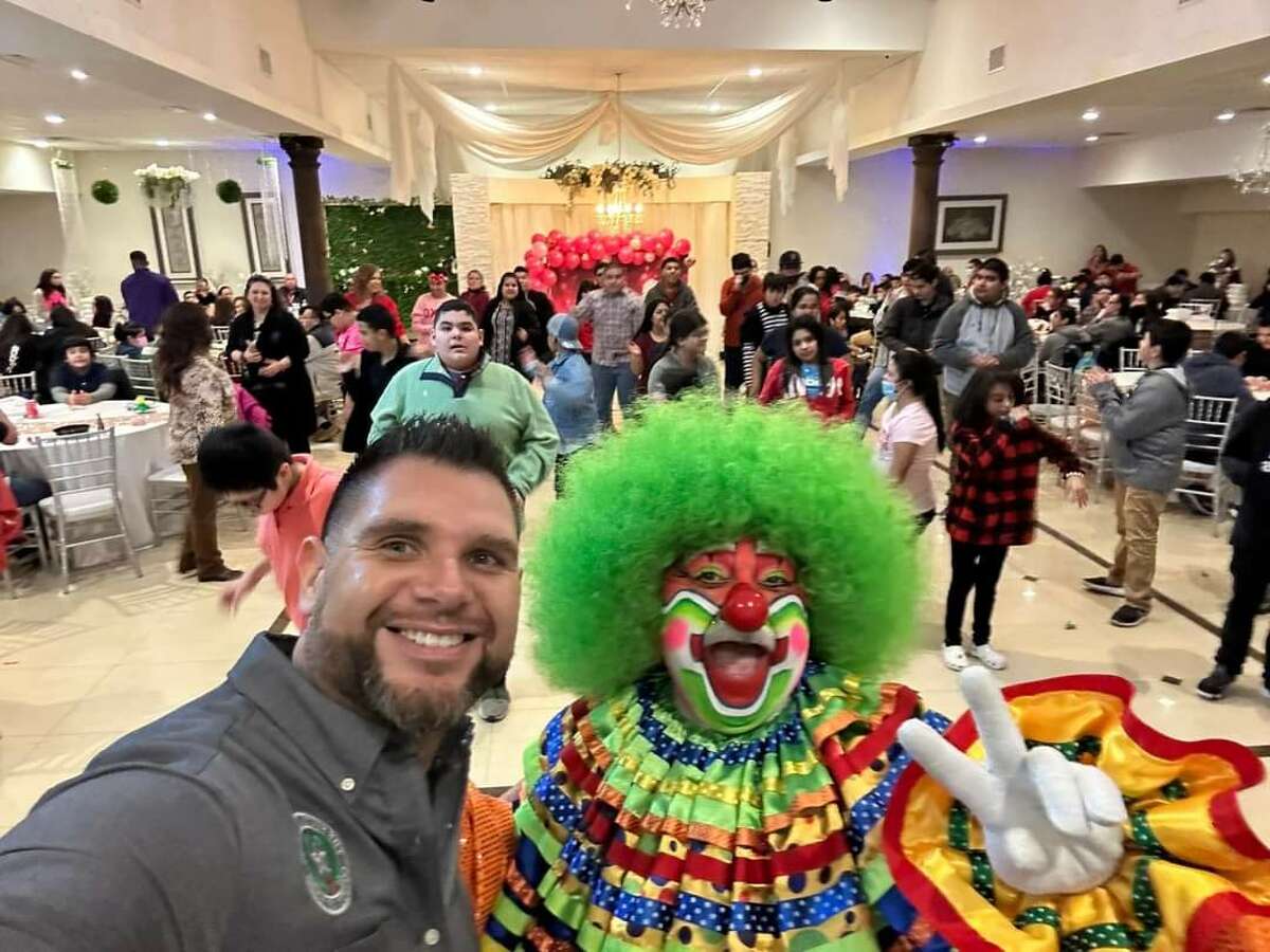 Webb County Commissioner for Precinct 1 Jesse Gonzalez held his “4th Annual Valentine’s Day Celebration” at Royal Receptions helped filled up the ballroom in two different sessions with over 400 children and teachers involved throughout the day.