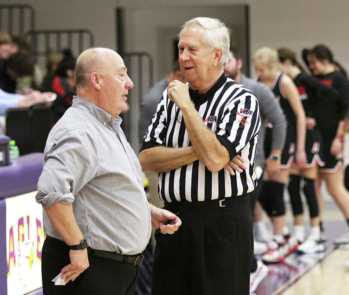 Longtime basketball ref Bob Brendel officiates final game at CM