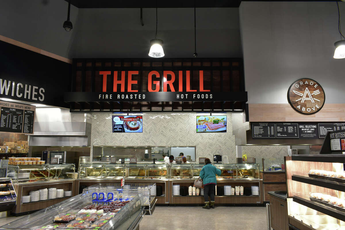 Supermarket delis 'wing it' for Super Bowl