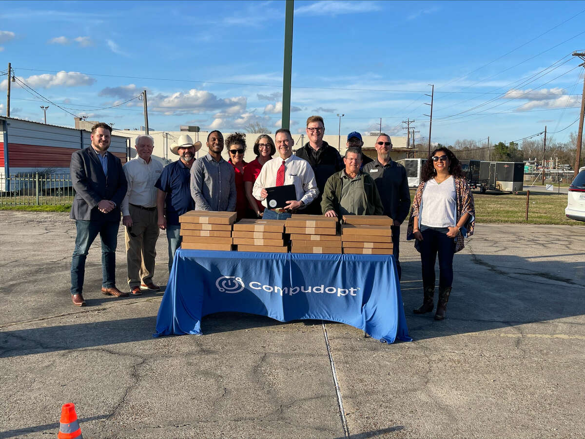 AT&T and Compudopt on Monday donated 100 laptops to Jasper students and families.