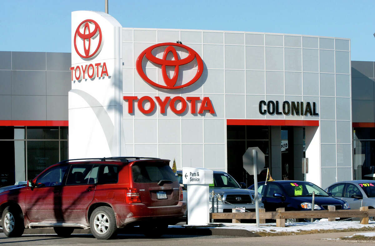 Colonial Toyota in Milford photographed in January 2010.
