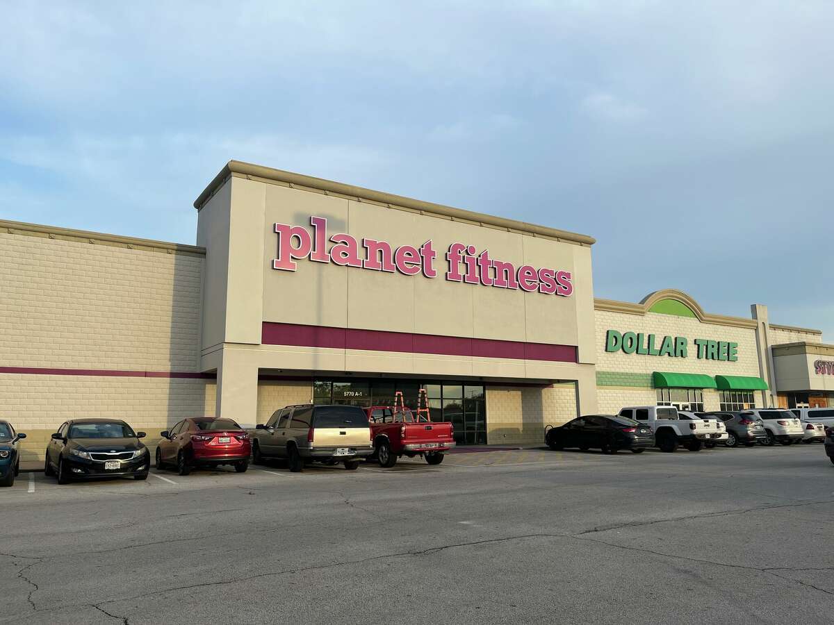 Northwest Crossing Centre, a 182,000-square-foot center at U.S. 290 and Hollister in northwest Houston, is anchored by Dollar Tree, Planet Fitness and Marshalls. The center was recently purchased by Wu Properties.