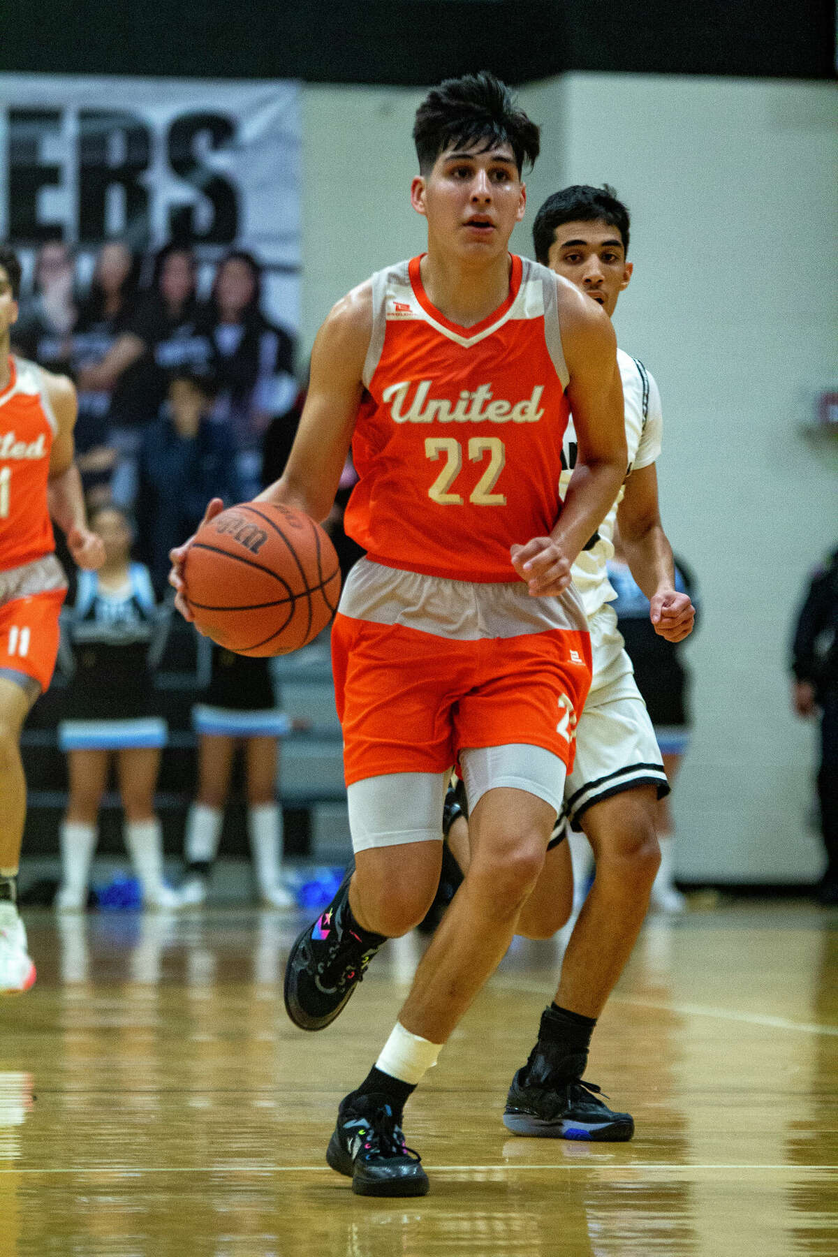 Ramon Chavez scored 22 points as United beat United South on Friday.
