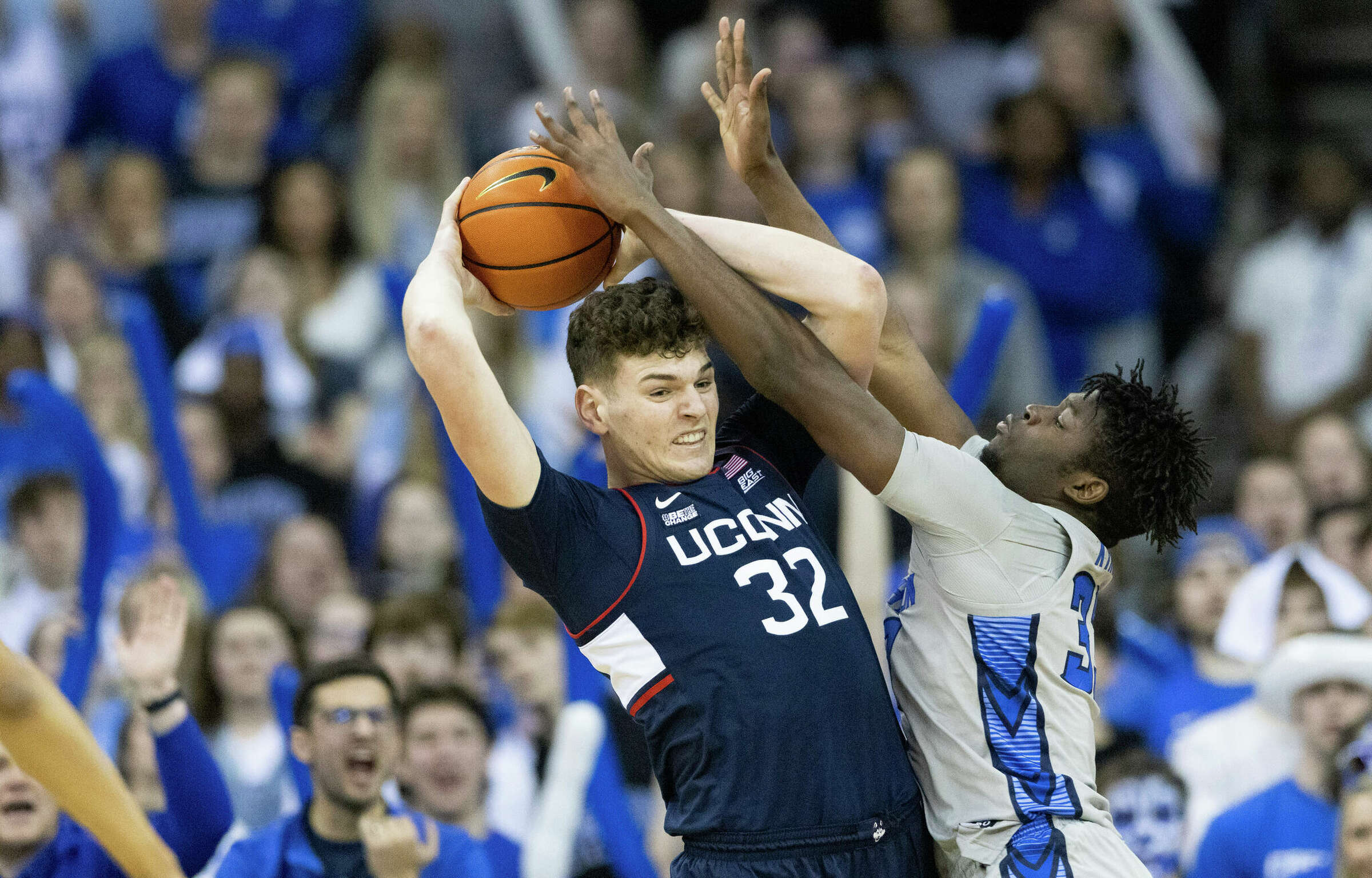 NBA scouts size up UConn's 7-foot-2 freshman Donovan Clingan