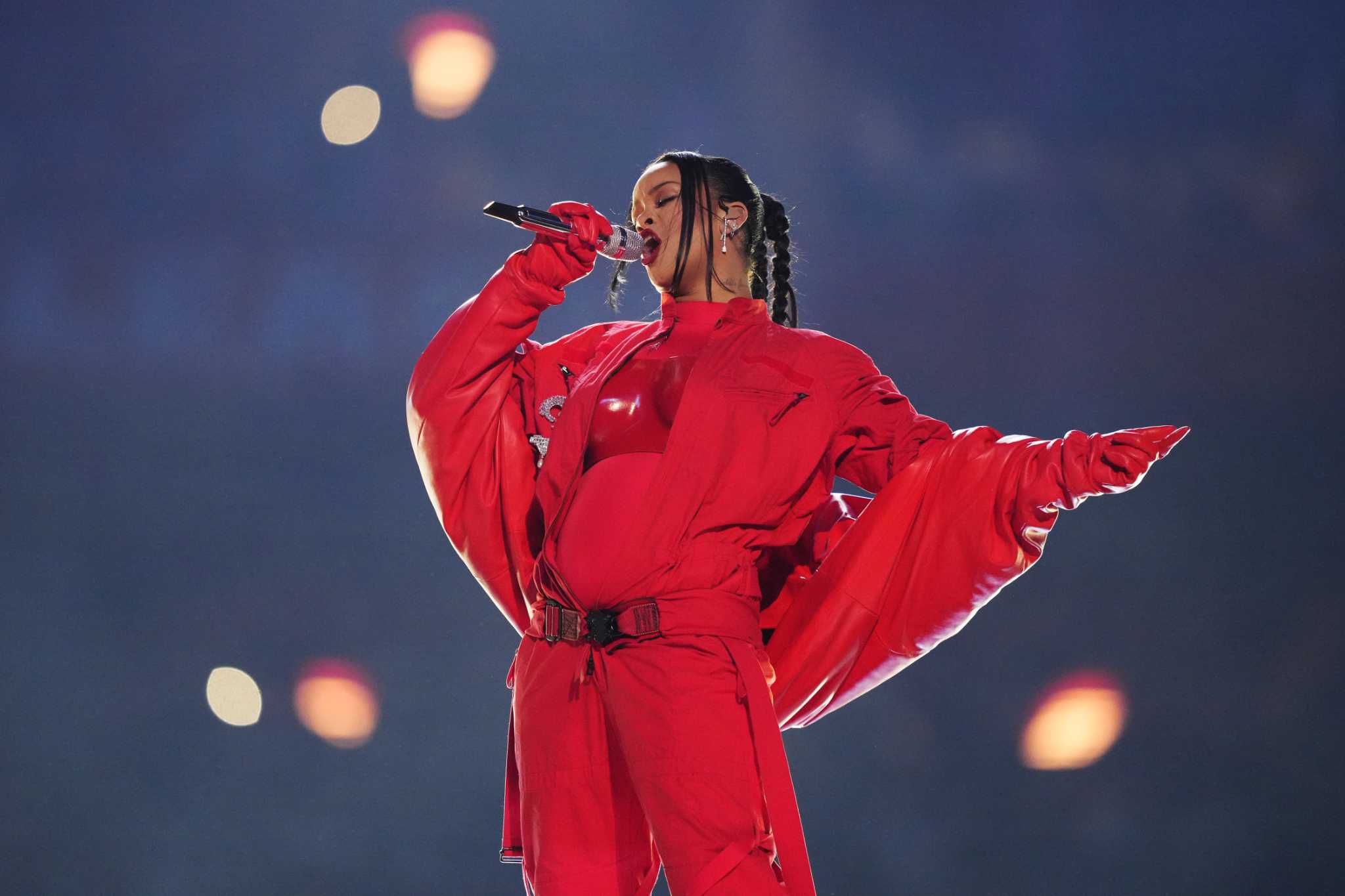 Rihanna's Super Bowl 2023 Halftime Show Outfit Included Many Layers — See  Photos