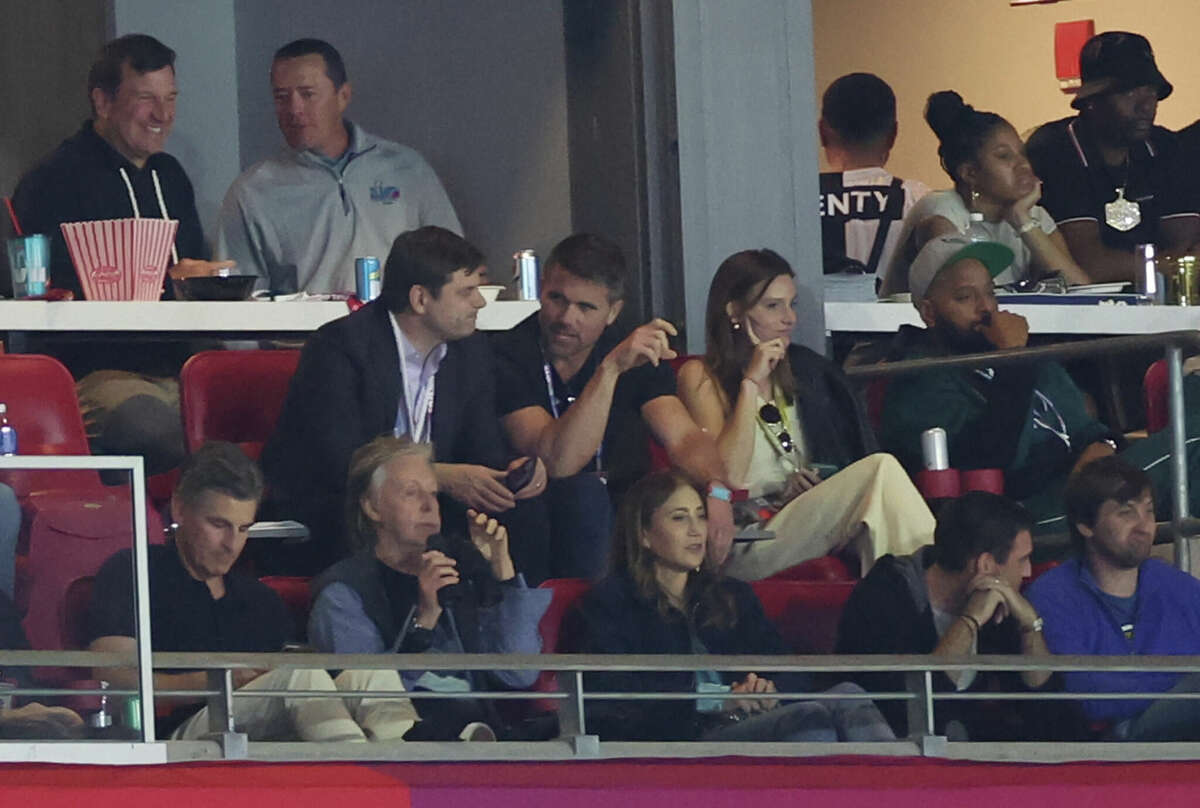 See the celebrities at Super Bowl, including Jay-Z, Paul McCartney