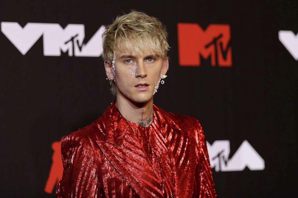 Machine Gun Kelly to play one night at Mohegan Sun in August