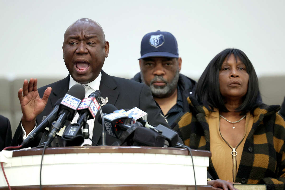 Renowned civil rights attorney Ben Crump wants the DOJ to investigate rising deaths inside Harris County Jaiil. Crump's call for federal investigation comes after a year of record-breaking death rates inside Harris County Jail.