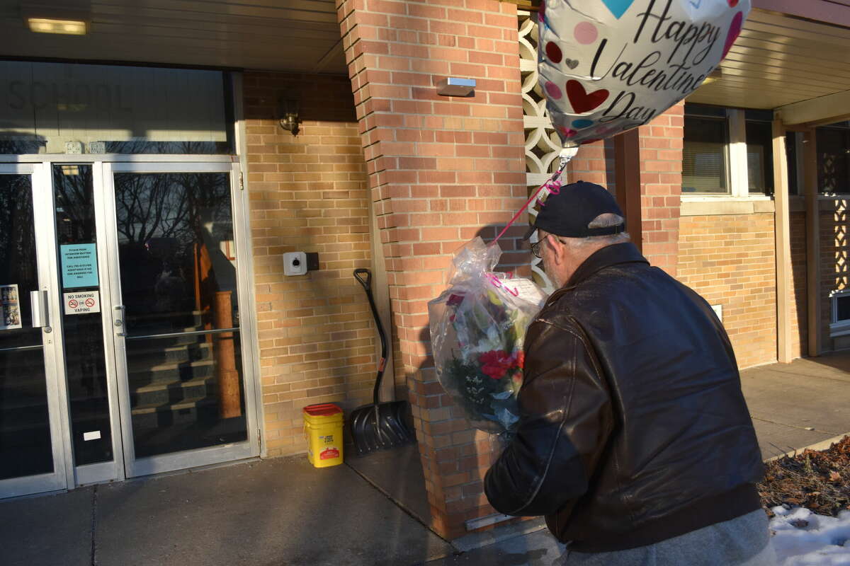 Patterson's delivery driver brings smiles on Valentine's Day