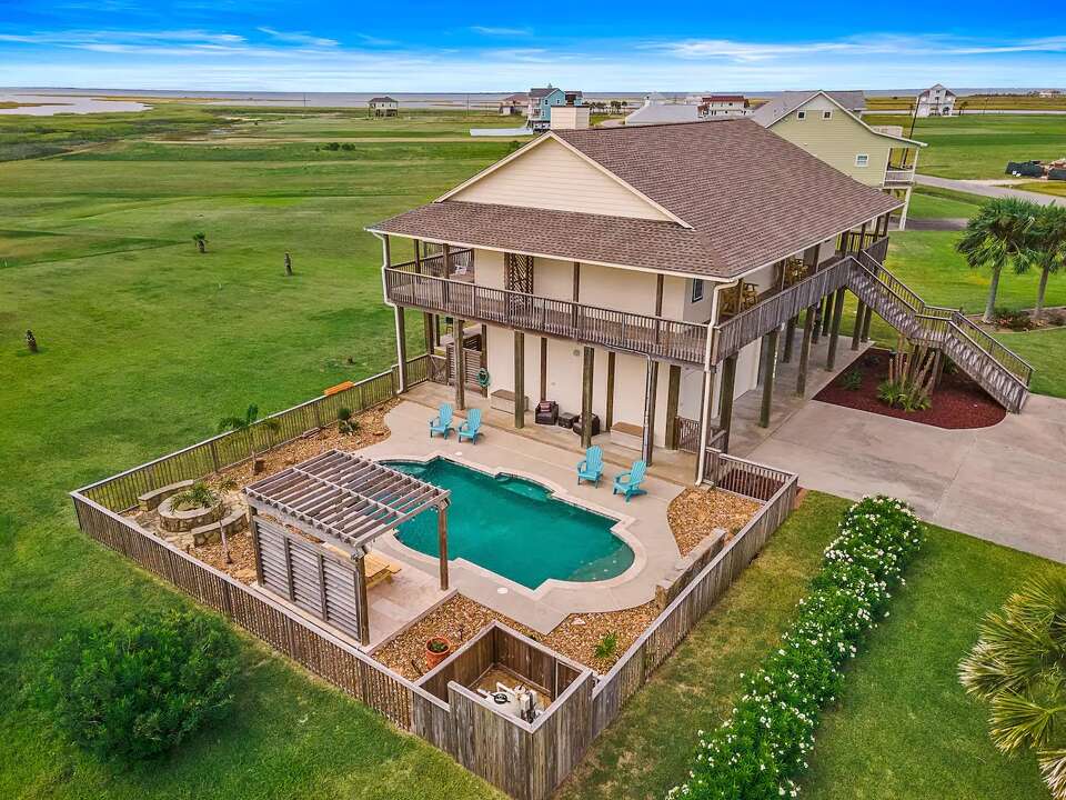 Best Galveston beach house rentals to book now