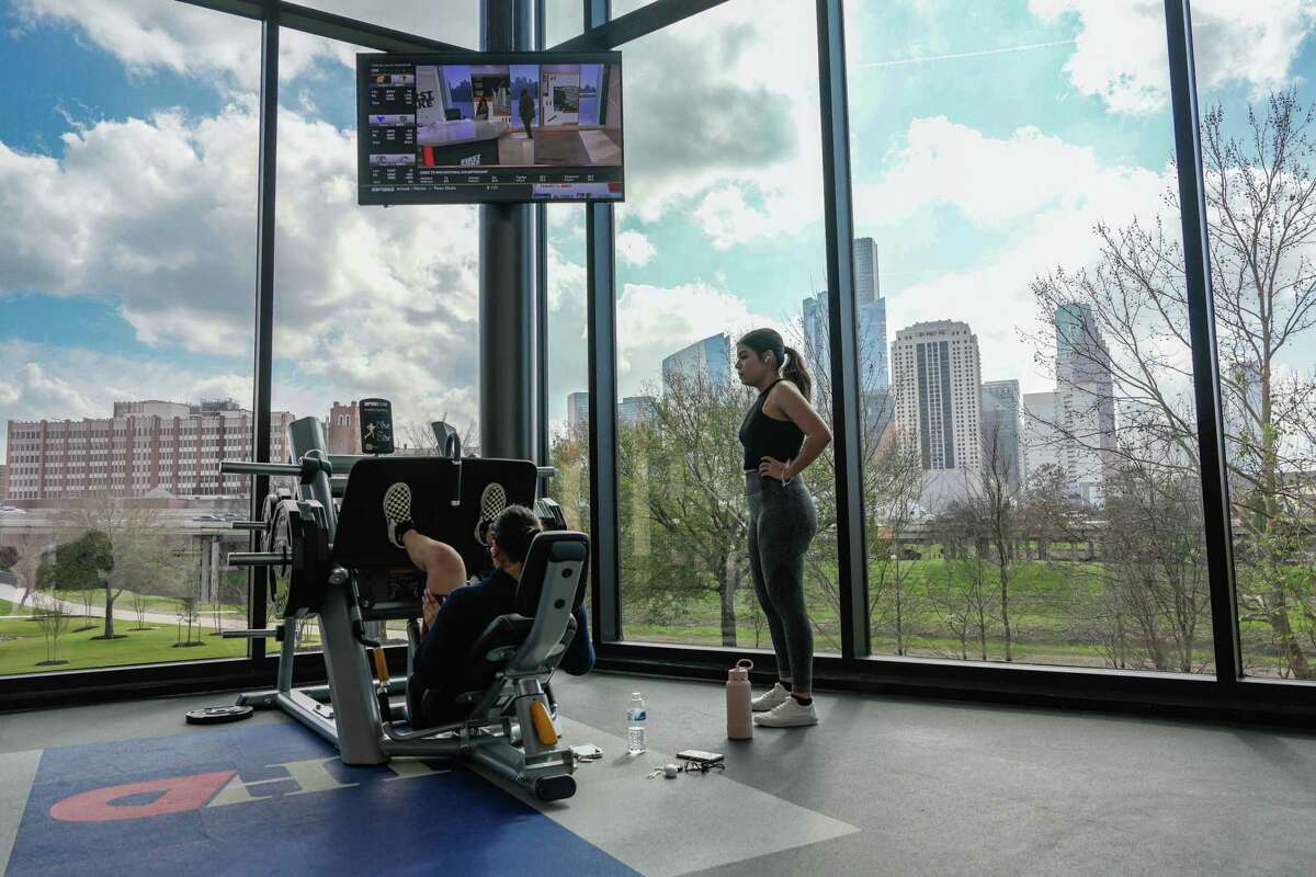 Natzria Rivera 20, and Rdzbrii Ridriguez,18, work out at University of Houston Downtown’s new $39 million Wellness & Success Center the opened this semester on Tuesday, Feb. 14, 2023 at University of Houston Downtown in Houston, TX.
