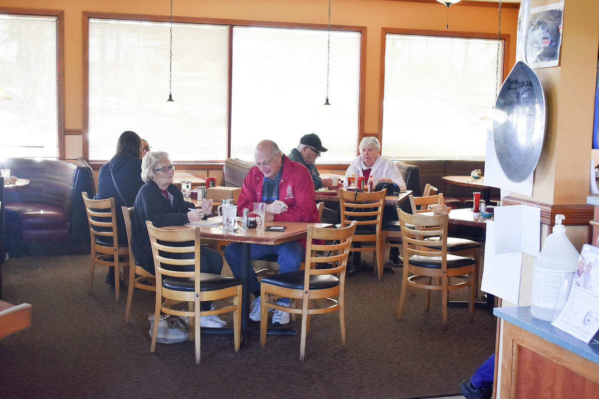 Customers at the Pismo Beach Coco's enjoy breakfast during some of the restaurant's final hours on Feb. 14, 2023.
