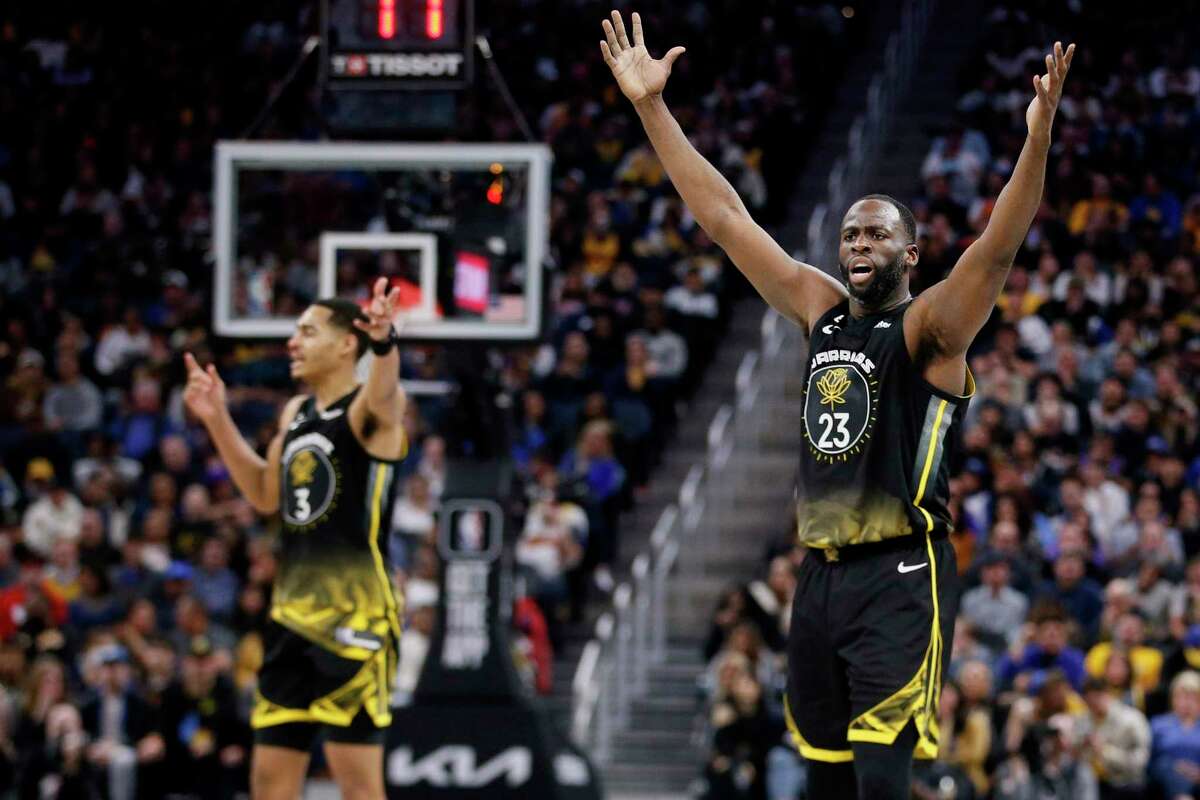 Golden State Warriors forward Draymond Green (23) disputes a call in the fourth quarter of an NBA game against the Los Angeles Lakers at Chase Center in San Francisco, Calif., Saturday, Feb. 11, 2023.