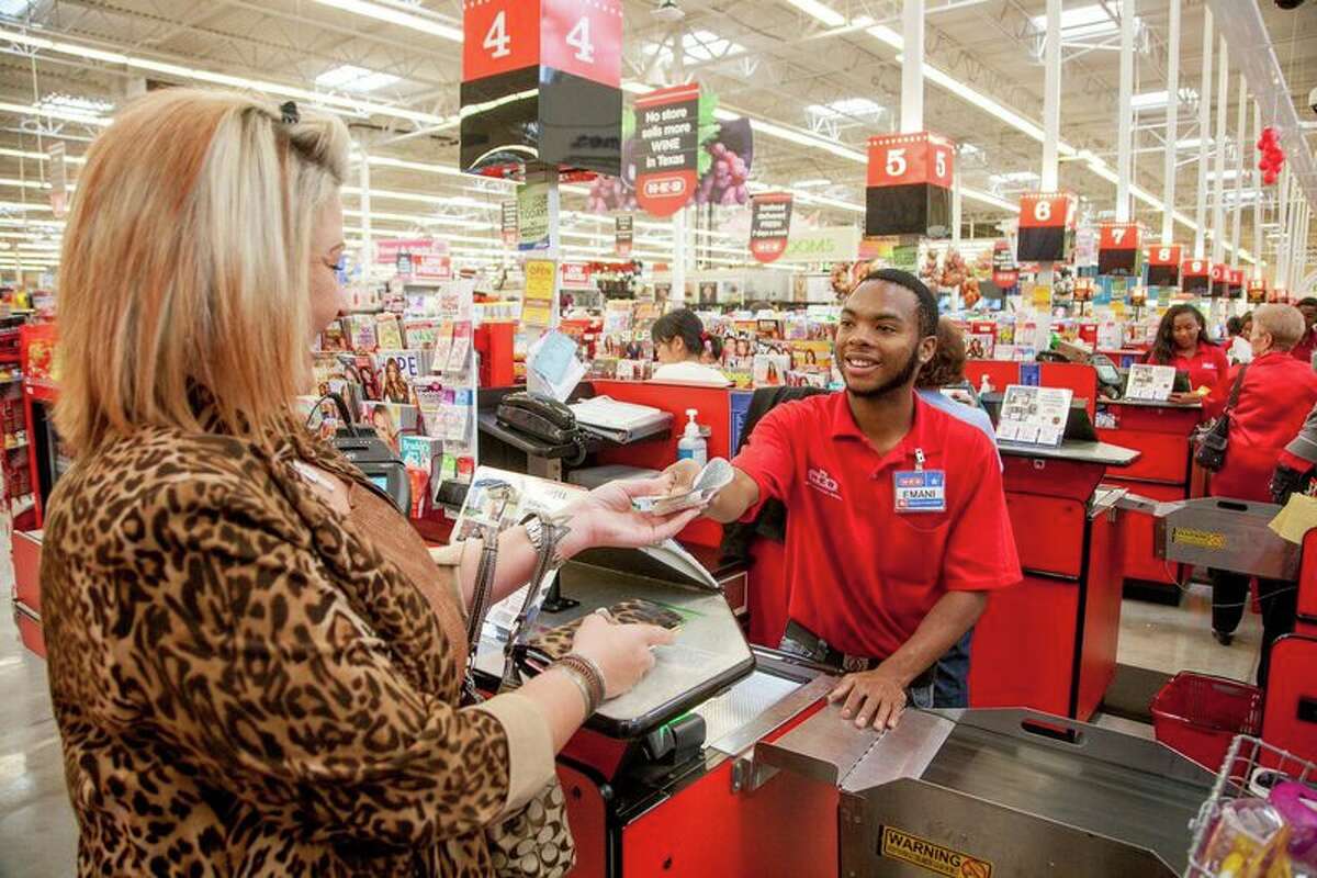 The San Antonio-based grocery store debunks the $80 H-E-B coupon you may have seen online. 