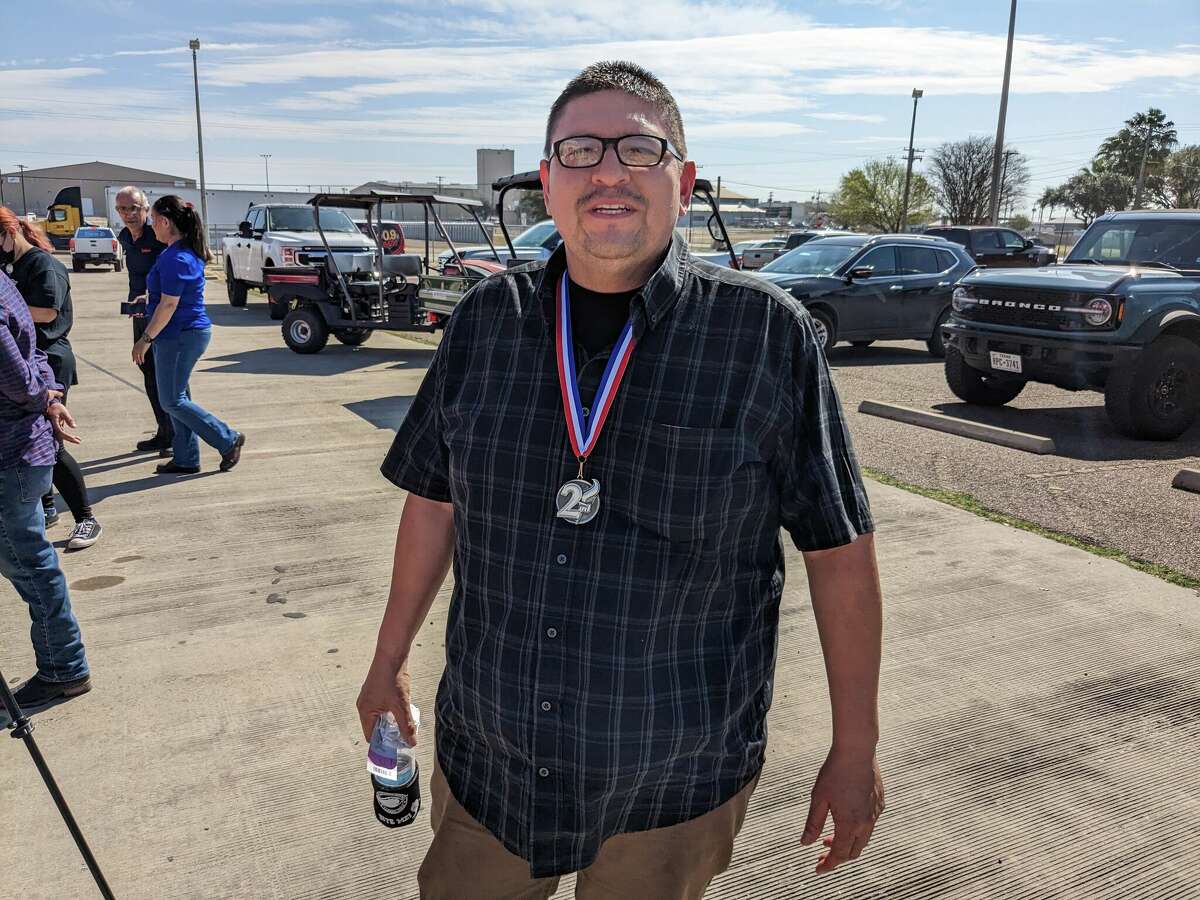 Natanaehl Barrientos wins media/celebrity jalapeño eating contest