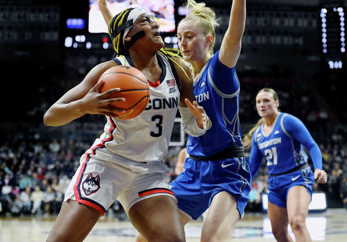 Caroline Ducharme leads UConn women's basketball over Creighton