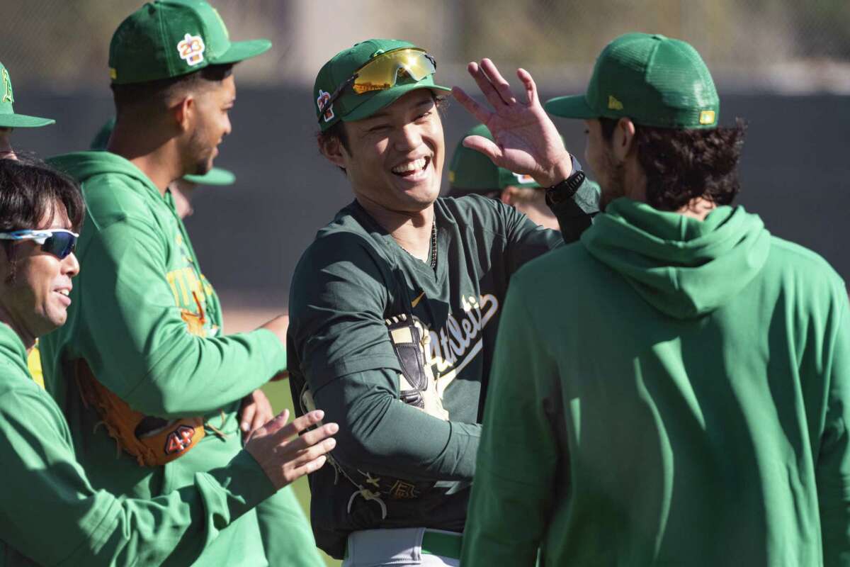 Shintaro Fujinami shows off pitching repertoire in A's camp