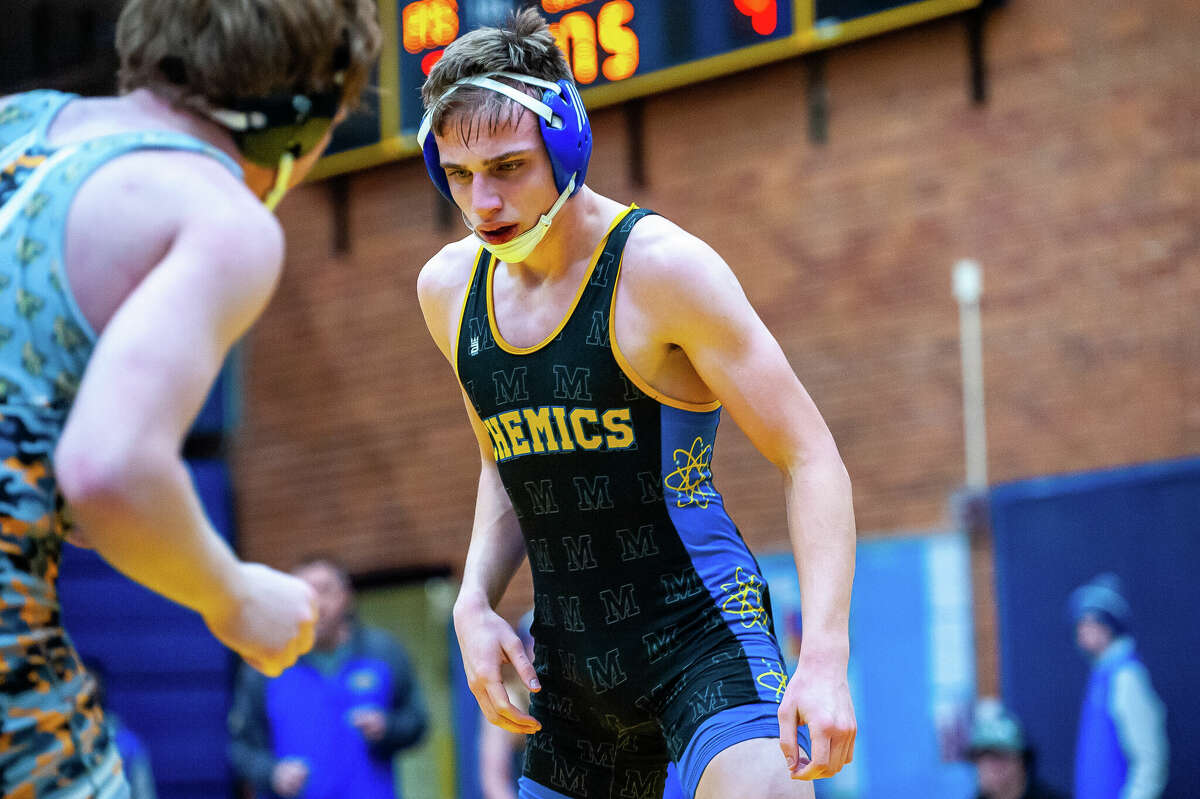 PHOTOS Midland High School grapples in regional wrestling tournament