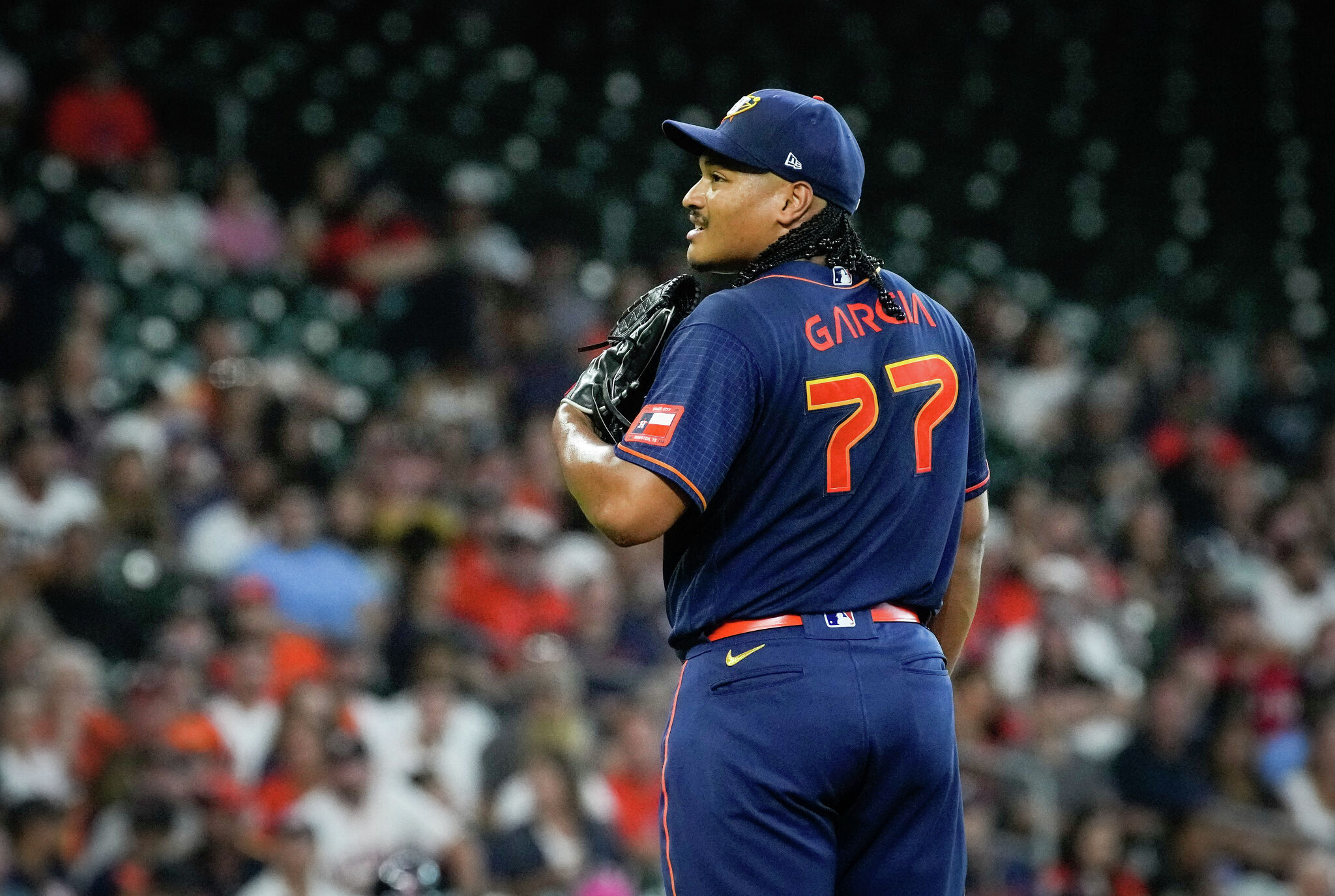 Houston Astros pitcher Luis Garcia's new windup vs. old windup