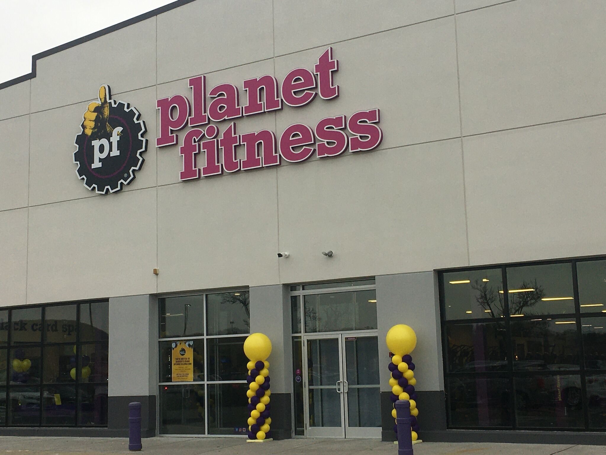 Second Planet Fitness in Danbury celebrates grand opening