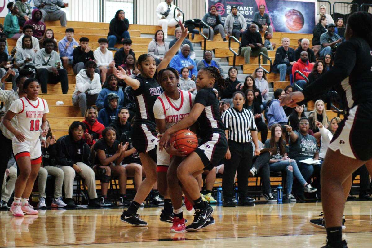Pearland's trapping defense, featuring guards Janae Tucker (left) and Paige Bonner hopes to be effective this weekend in the Region 3-6A girls basketball tournament.