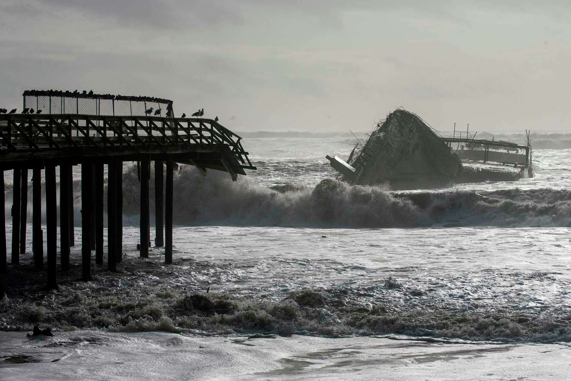 Historic Santa Cruz pier to be demolished after winter storm damage