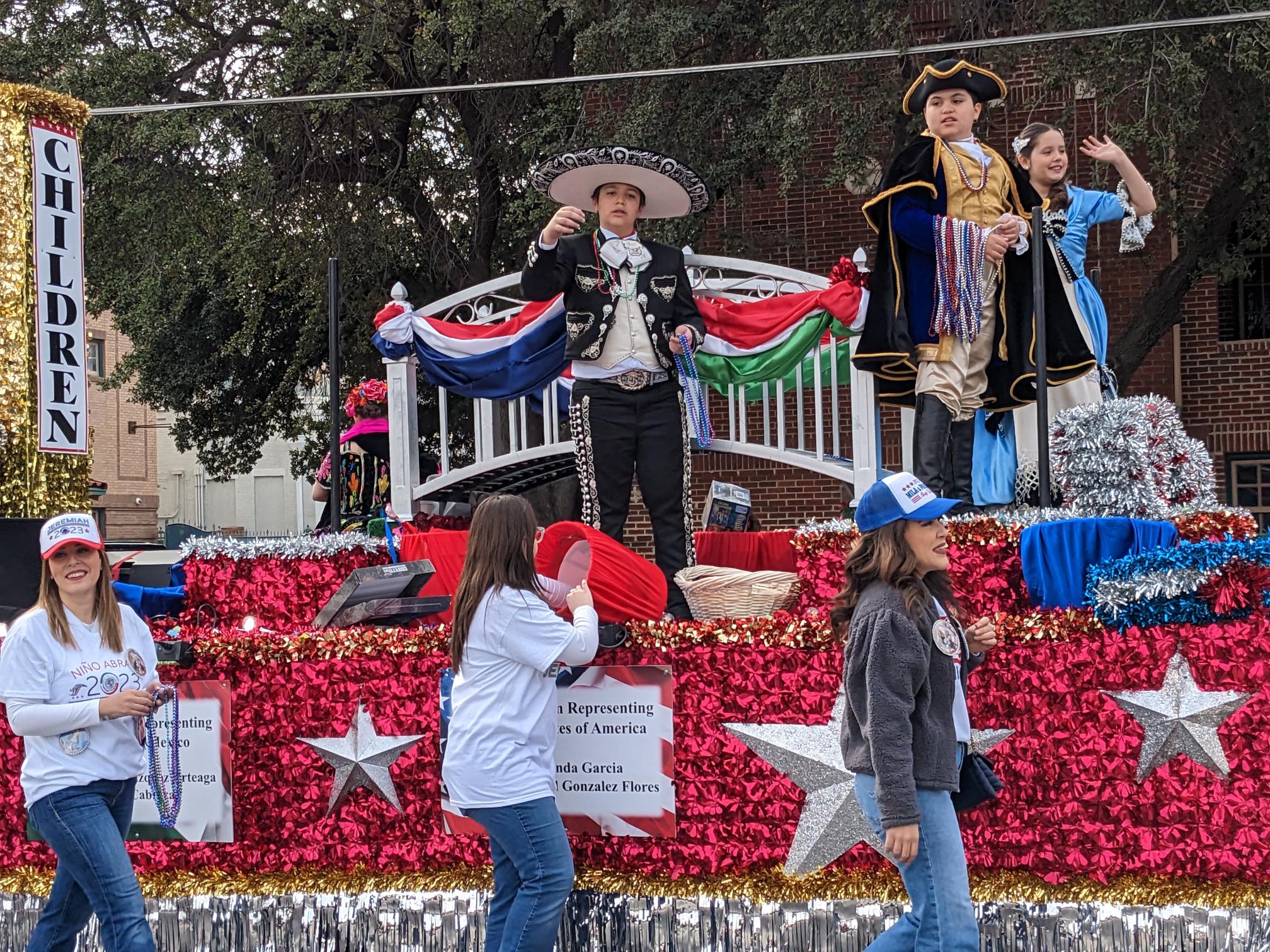 Laredoans come out to experience the 2023 Washington's Birthday Parade