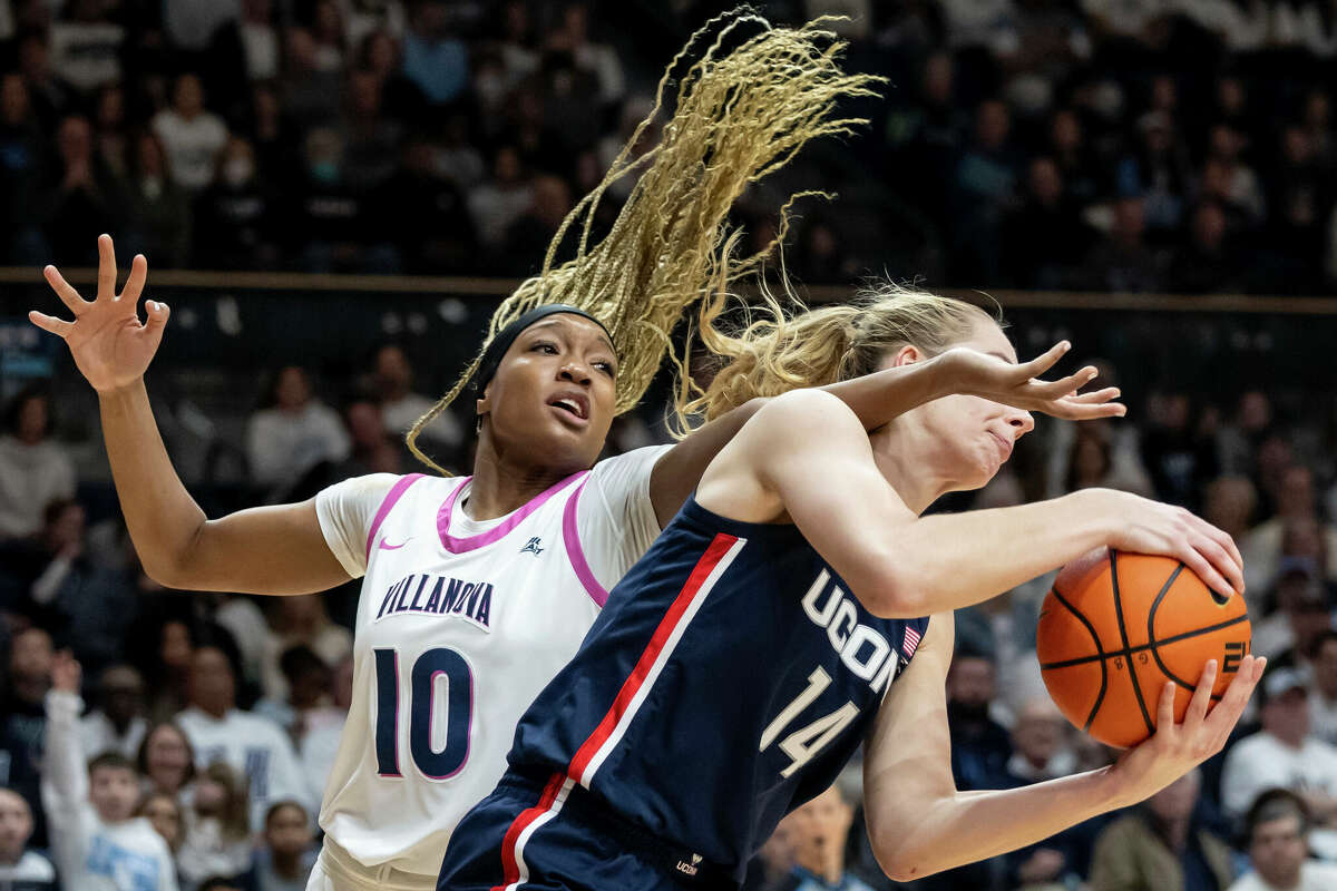 UConn women's basketball defeats Villanova, keeps Big East lead