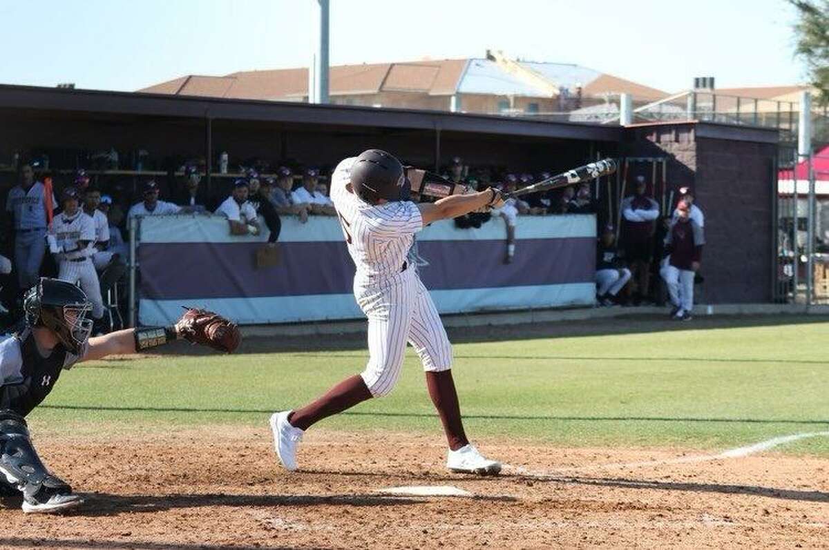 TAMIU swept its doubleheader at home against Cameron on Saturday to build a three-game winning streak.