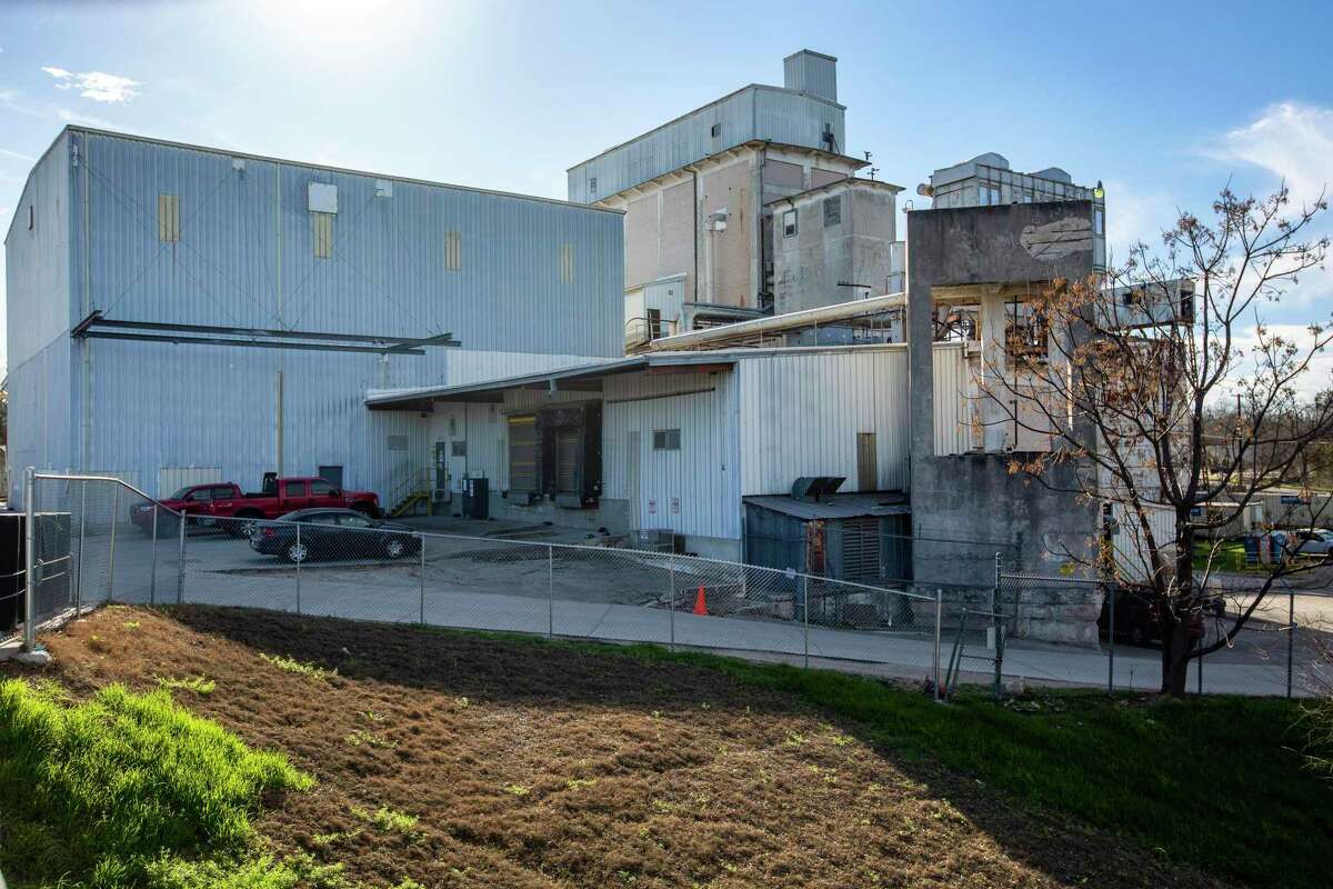 New Braunfels historic flour mill to close in March after 137 years